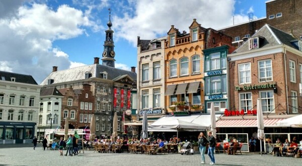 den-bosch-historische-markt den-bosch-historische-markt